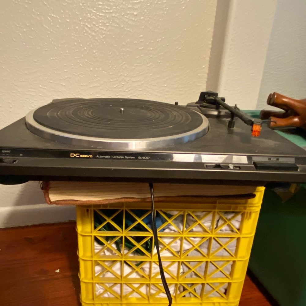 Technics turntable - Picture 2 of 2
